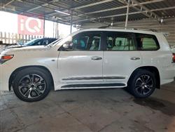 تۆیۆتا لاند کروزەر